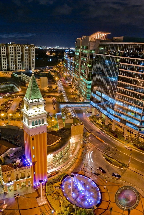 The Venice Piazza at Mckinley Hill